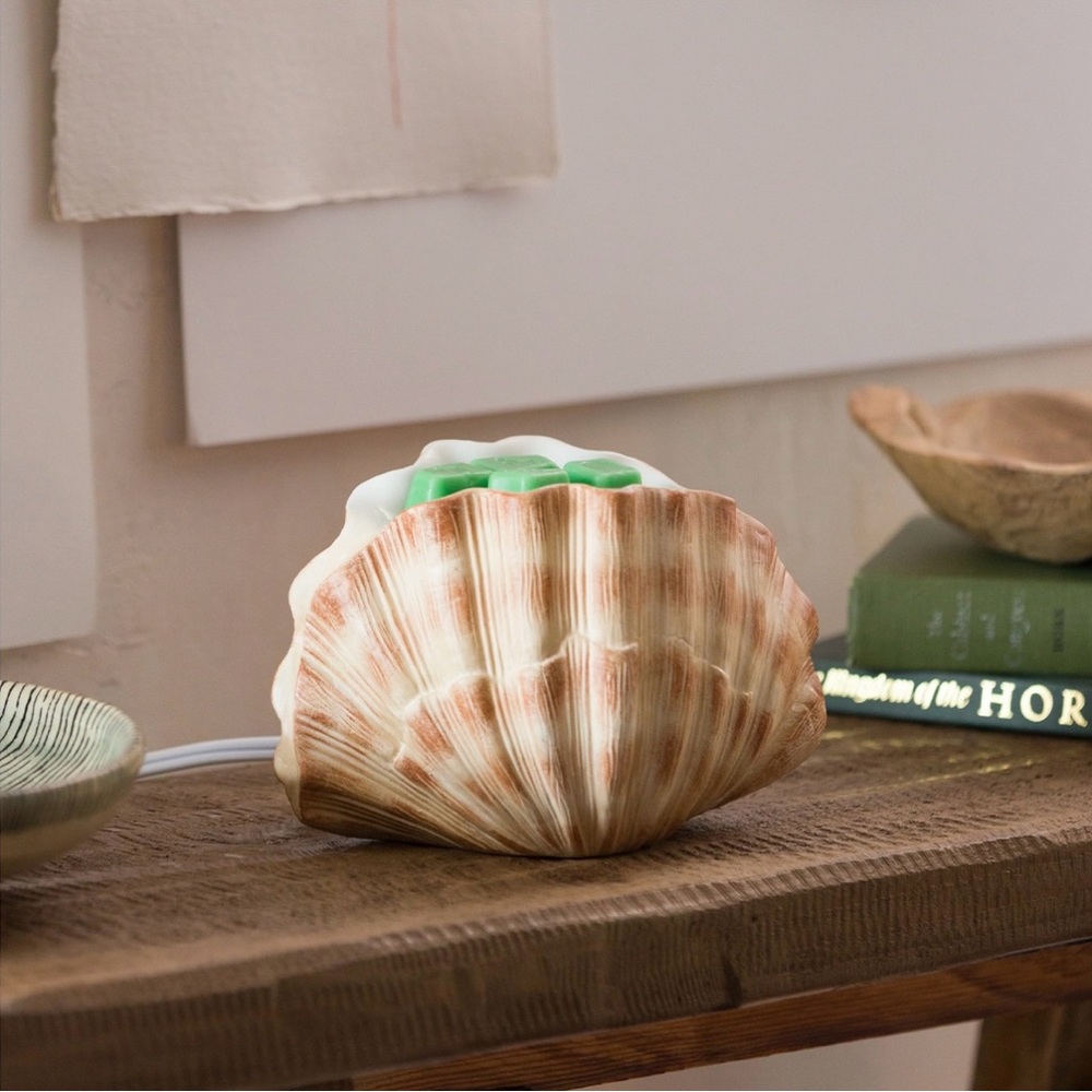 NEW Scentsy Seashell Element Warmer